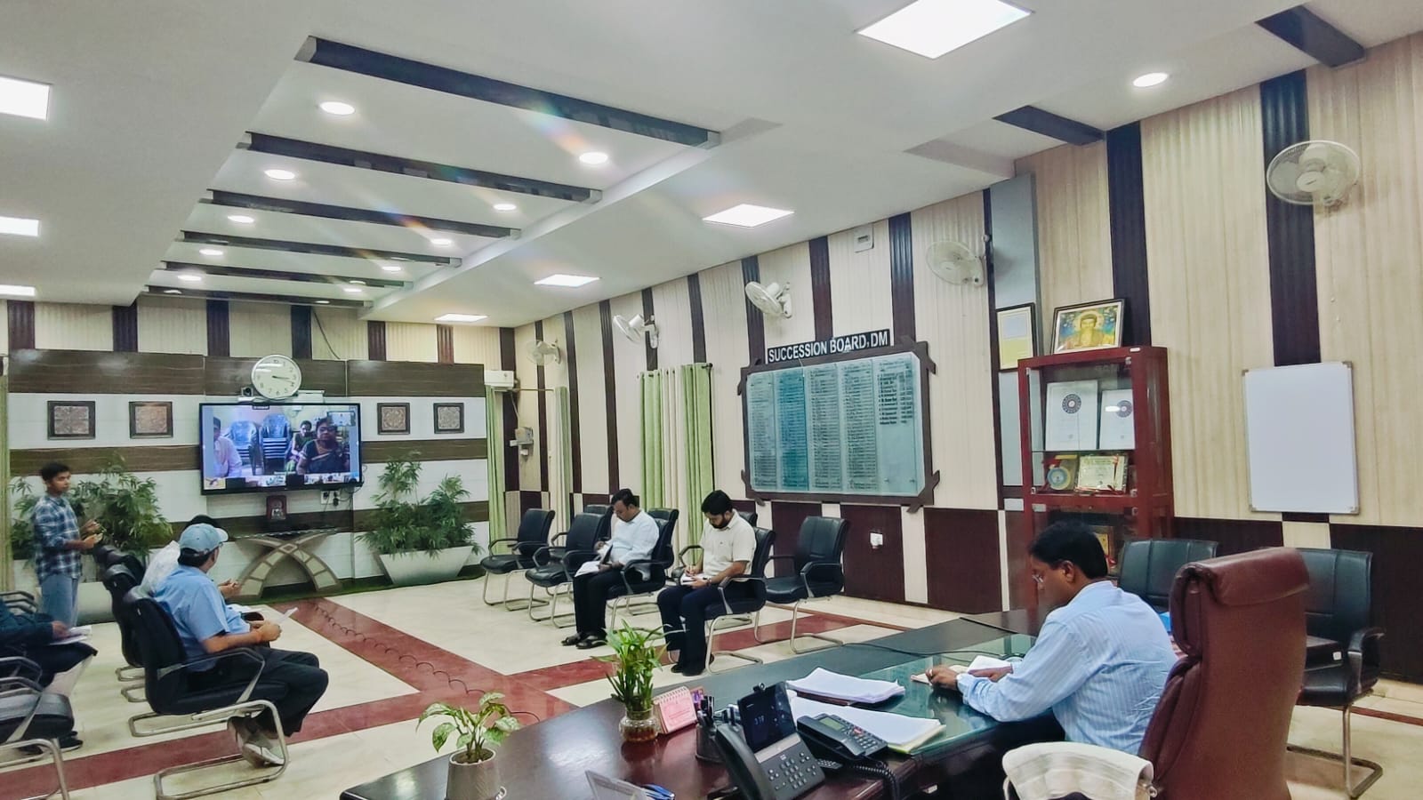टीबी मुक्त भारत अभियान को मिशन मोड में सफल बनाने के लिए डीएम ने की समीक्षा बैठक